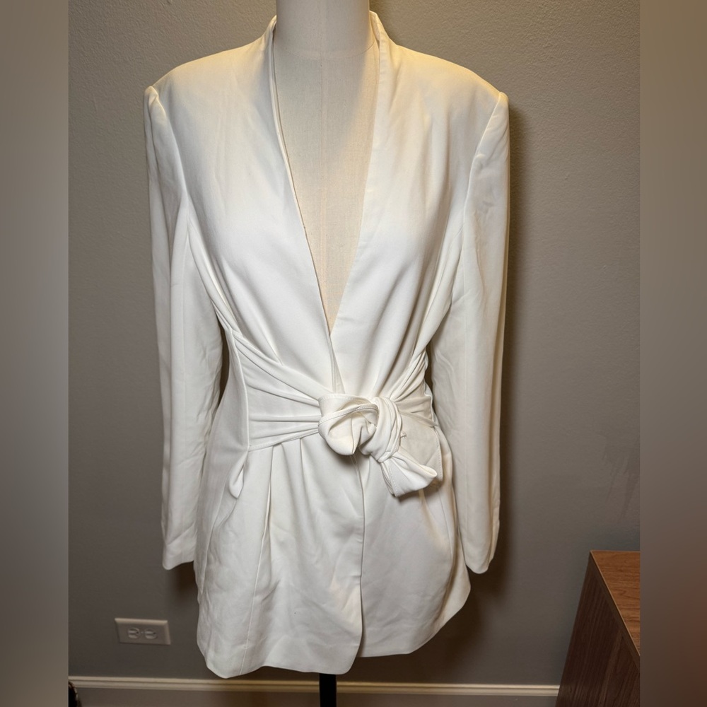 Club Monaco- Elegant White Women's Blazer